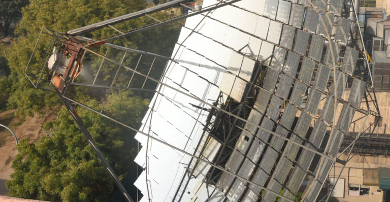 What’s a Solar Furnace and How Does it Work?