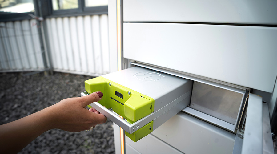100ah solar battery price