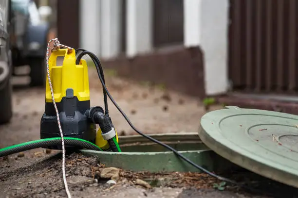 solar submersible pump